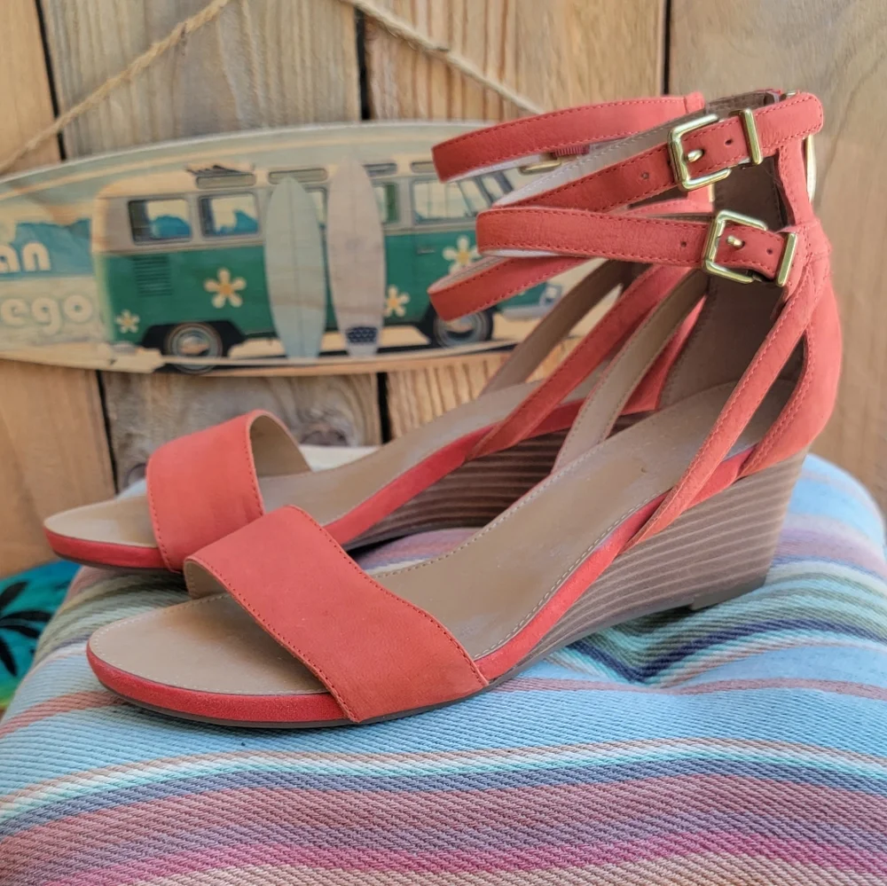 Franco Sarto Coral Wedge Sandals Size 7.5M - Picture 1 of 6
